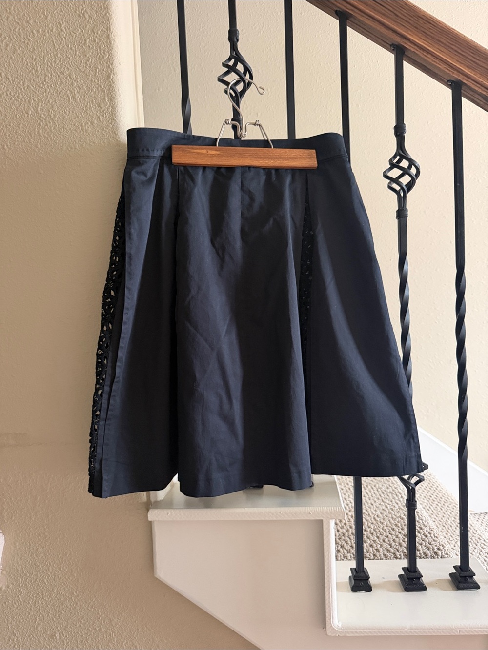BGN Sz EU 40/US 6/UK 12 Black Aline skirt with Peek-a-Bo Floral Crochet Pleats